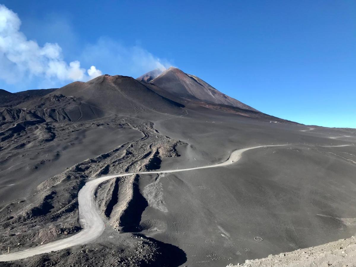Zaffiro Lavico Rooms Etna Nature Sea Acireale Ngoại thất bức ảnh